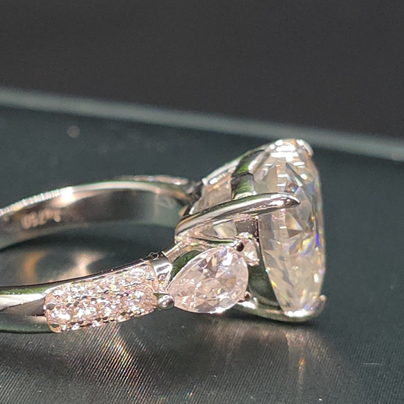 ✨ 5 Carat Heart-Cut Moissanite Ring – Size 6 ✨ AU750 White Gold Filled, S925 - Picture 7 of 8